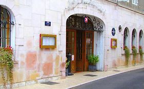 Hostellerie Des Trois Pigeons, Paray-Le-Monial